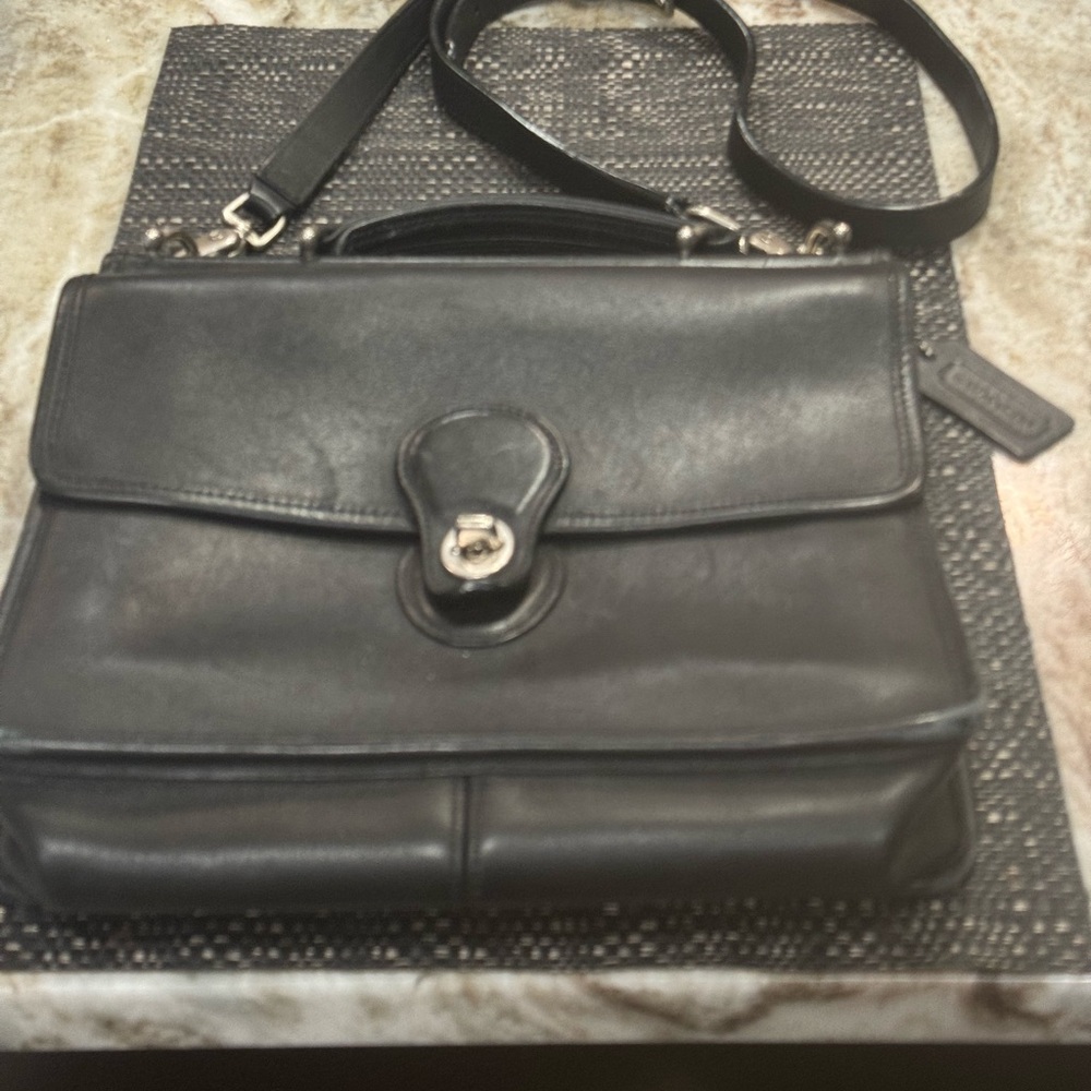 Coach crossbody (Willis) Vintage 90’s Handbag, (removable straps).